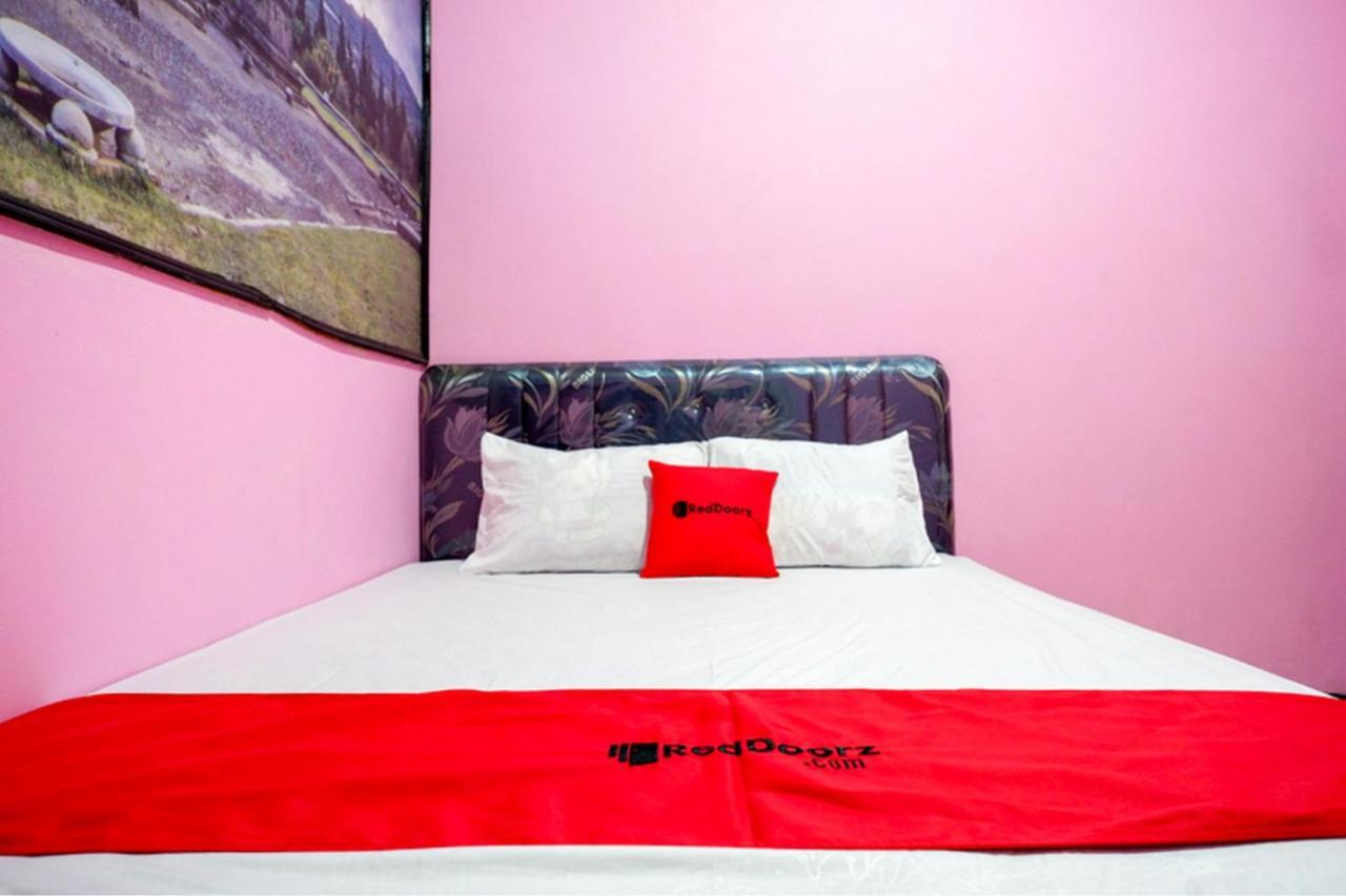 Homestay Reddoorz Syariah Near Telaga Warna *