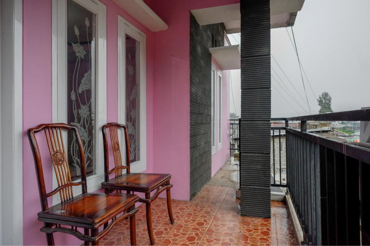 Reddoorz Syariah Near Telaga Warna Homestay *